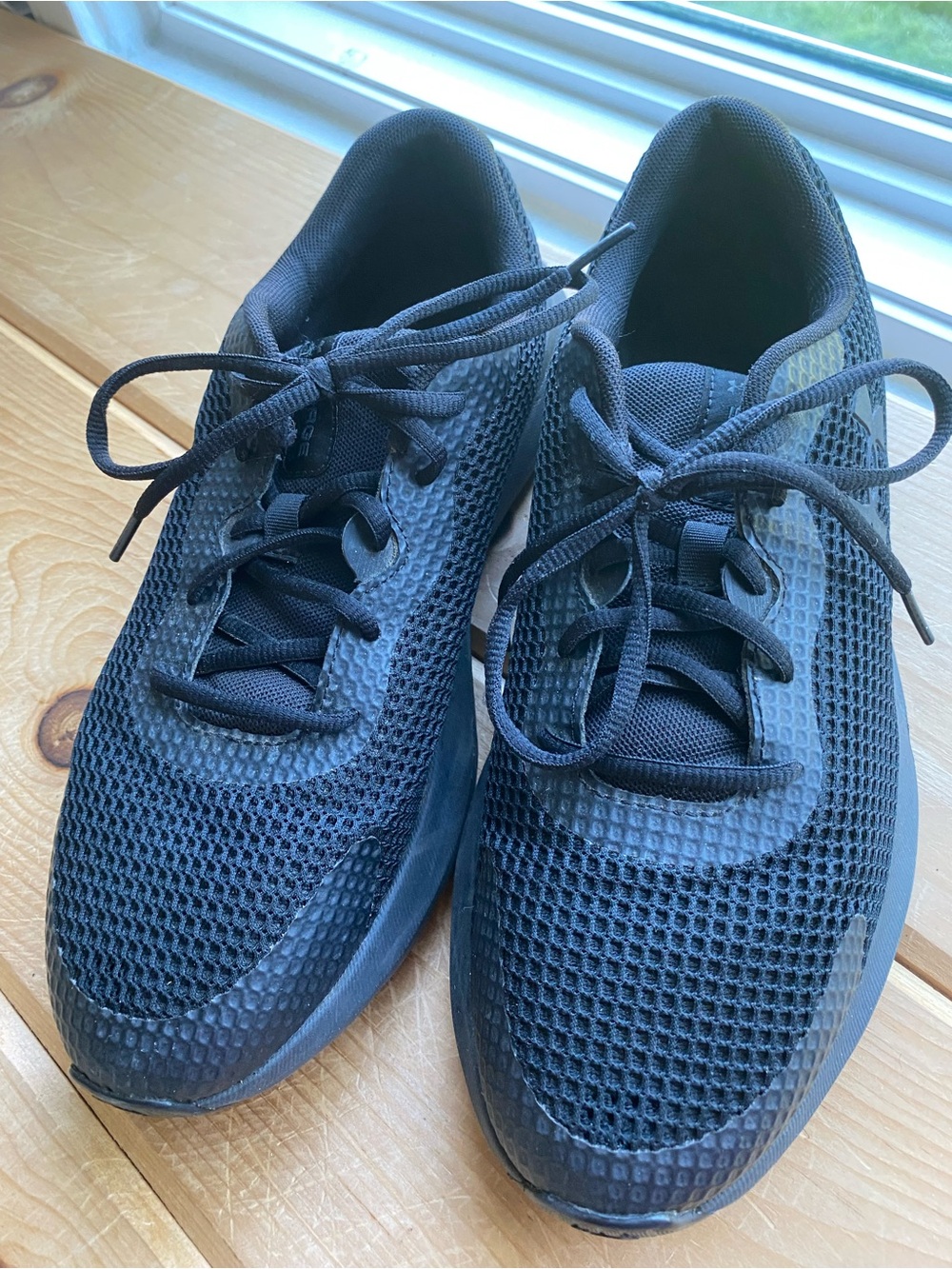 Under Armour Men's Black Mesh Athletic Sneakers